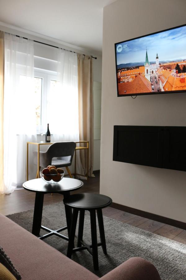 Luca, Digital Nomad Getaway Studio Apartment Загреб Экстерьер фото